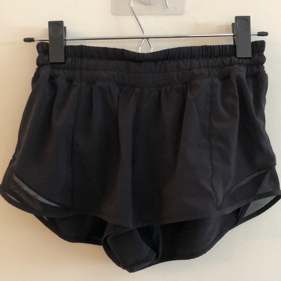 lululemon athletica Pants - Lululemon Hotty Hot Short ll 2.5